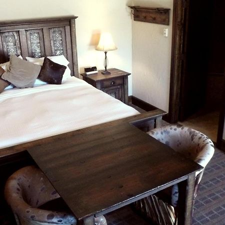 Rustic Creek Ranch Resort At North Jellystone Park 伯利森 外观 照片