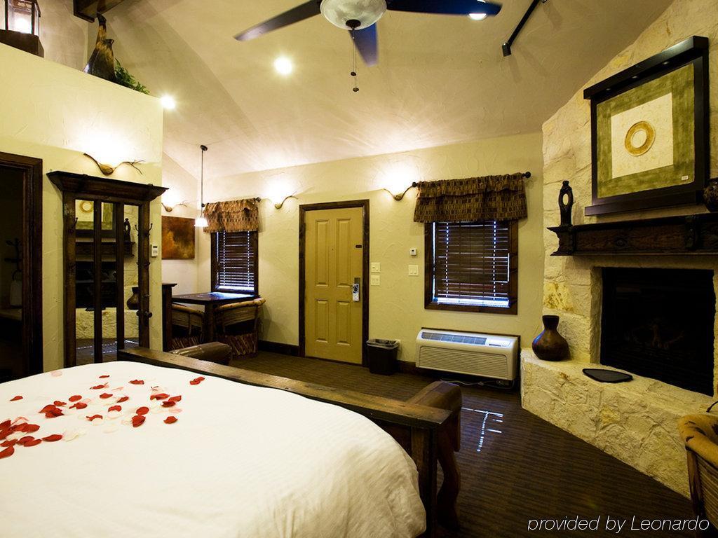 Rustic Creek Ranch Resort At North Jellystone Park 伯利森 外观 照片