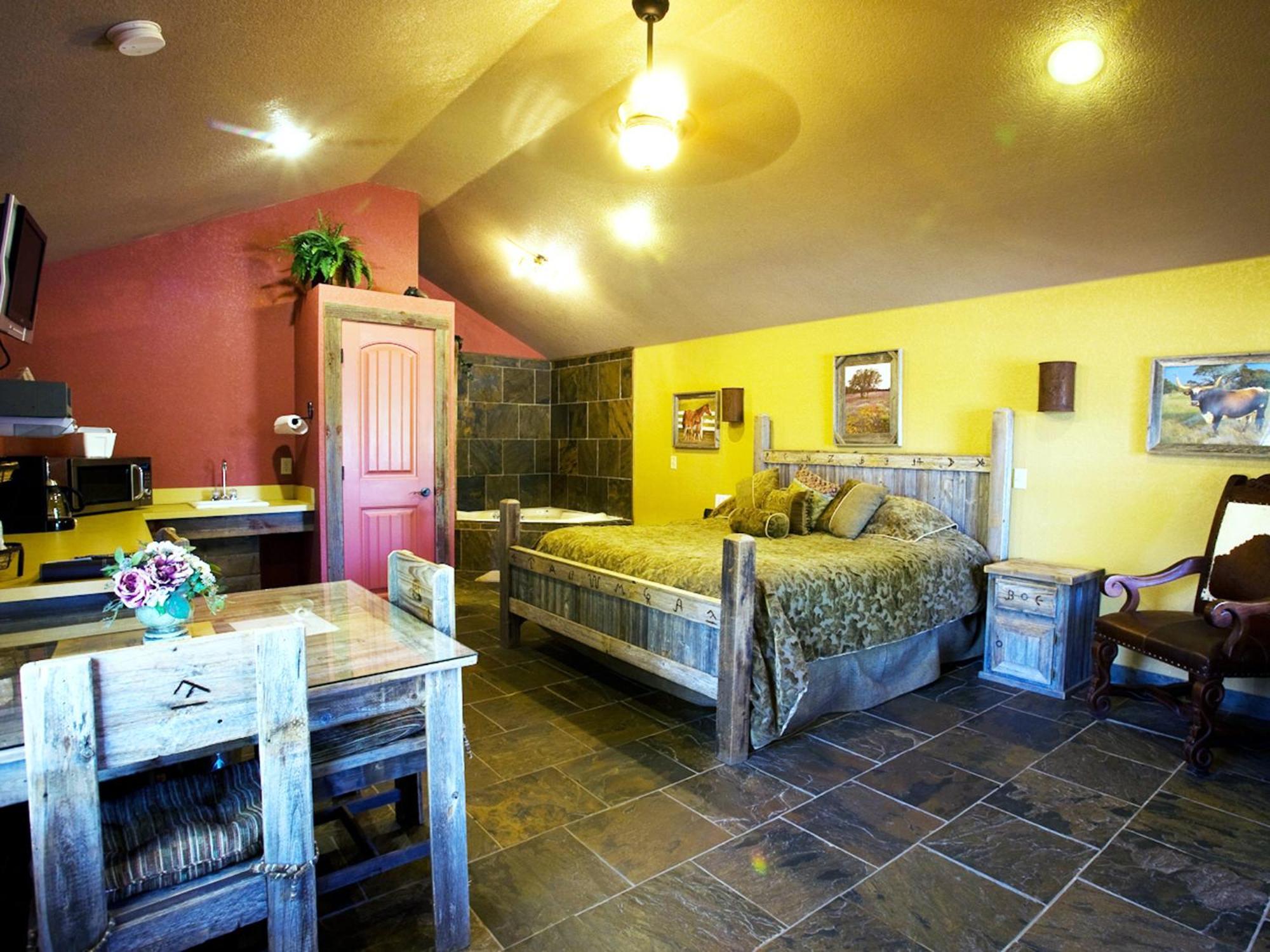 Rustic Creek Ranch Resort At North Jellystone Park 伯利森 外观 照片