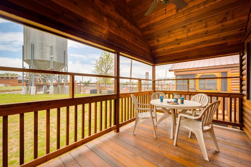 Rustic Creek Ranch Resort At North Jellystone Park 伯利森 外观 照片