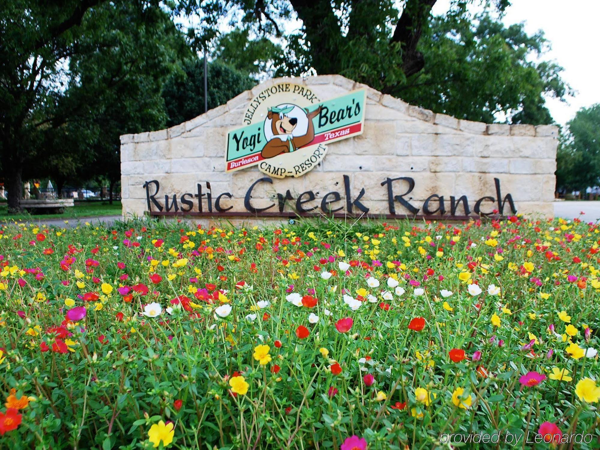 Rustic Creek Ranch Resort At North Jellystone Park 伯利森 外观 照片