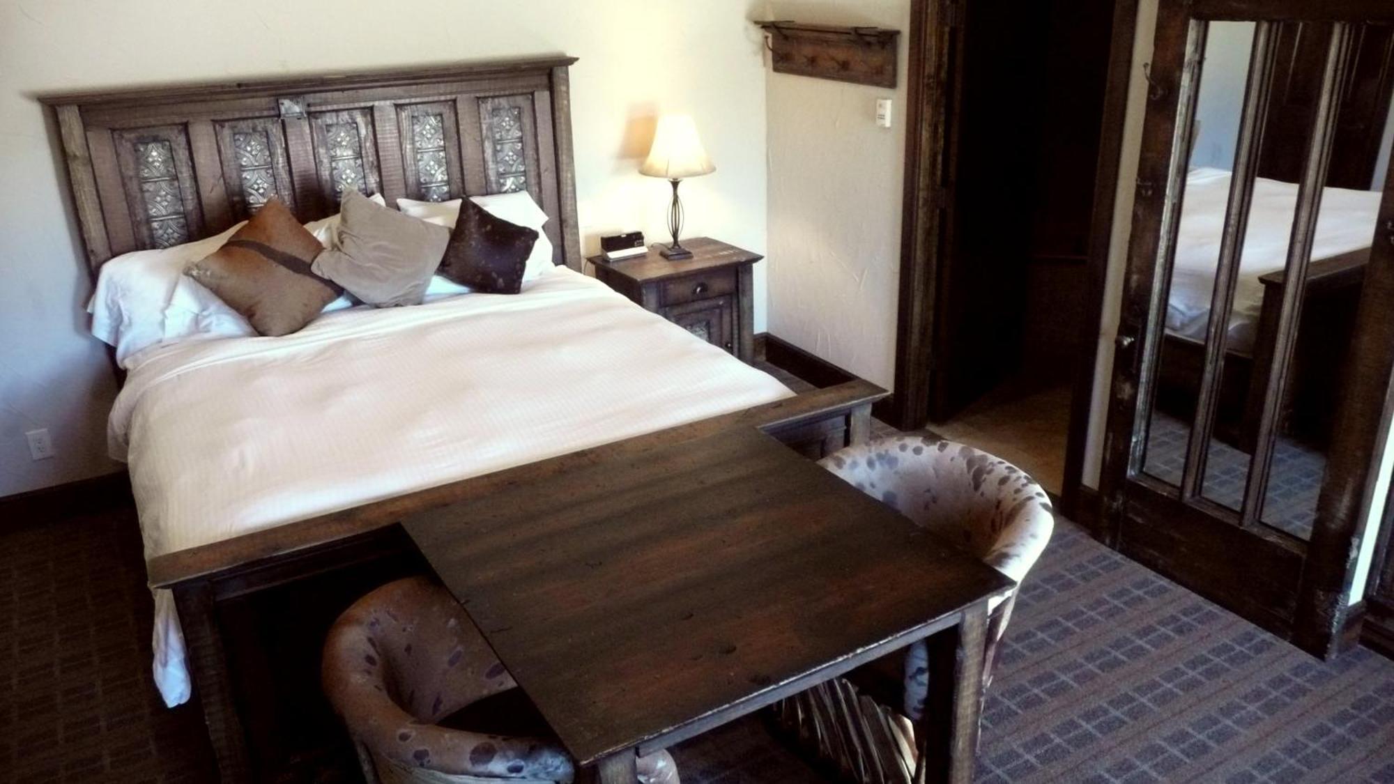 Rustic Creek Ranch Resort At North Jellystone Park 伯利森 外观 照片